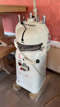 Spezzatrice arrotondatrice semiautomatica usata