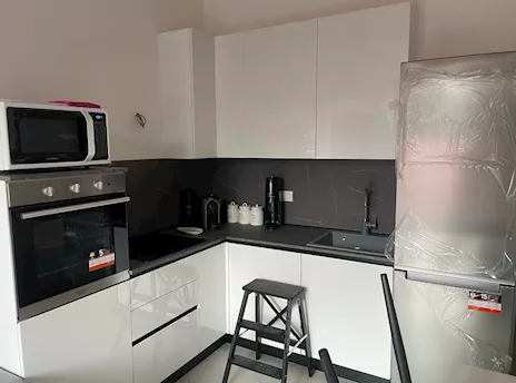 CUCINA MODERNA COME NUOVA - ELETTRODOMESTICI E LAVELLO INCLU
