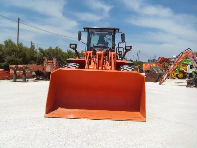 Foto 3Pala gommata Hitachi ZW220-6 Anno 2019 Ore 10000, tipo Cummins