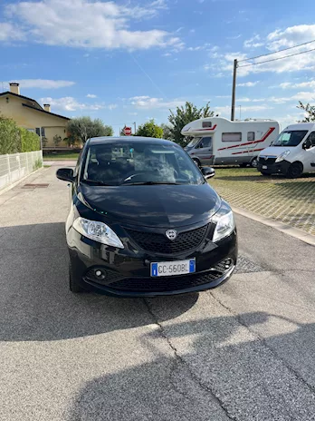 Lancia Ypsilon