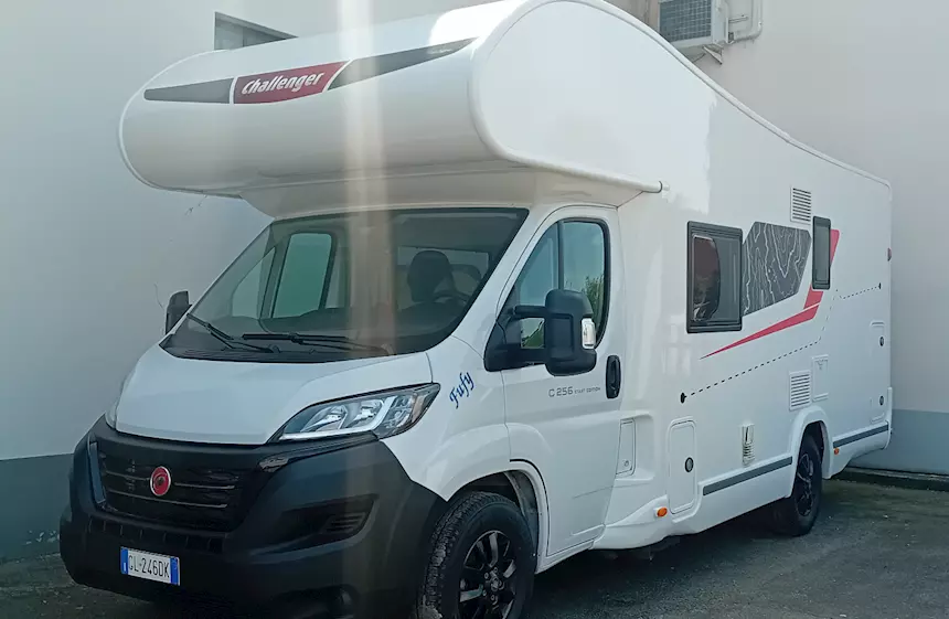 Challenger c256 ex nolo Anno 2023 Km 65000 Diesel, cerchi in lega