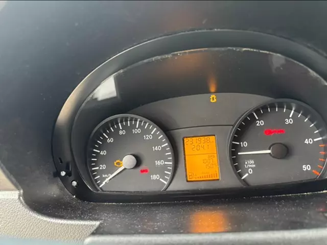 Foto 7MB 519 CDI Marca Mercedes, cambio automatico