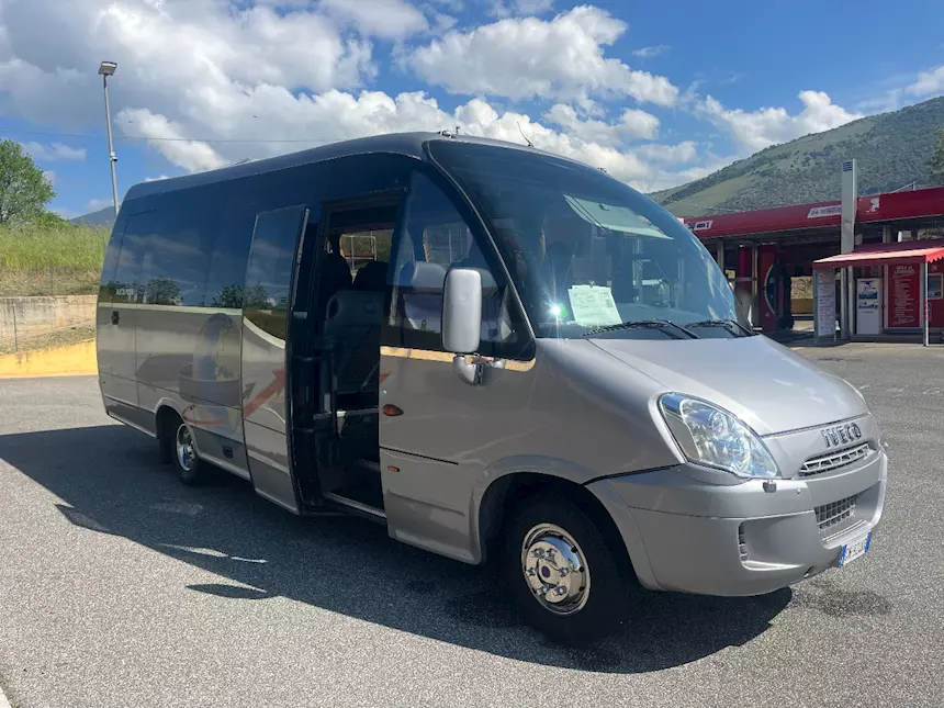 Foto 3Iveco minibus 26+1 posti Anno 2009 Km 60000 Euro 5