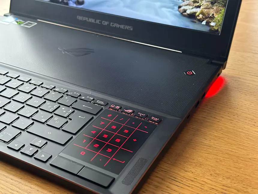 Foto 4ASUS ROG GX501 portatile gaming laptop