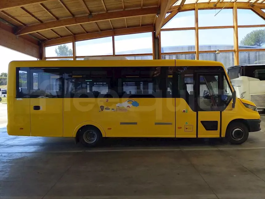 Foto 9Iveco Indcar Wing, 2022, 47 posti, Euro 6 Km 43094, cambio: manuale