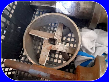 Tritacarne Industriale Manuale Lozzelli funzionamento 380 V - Foto 3