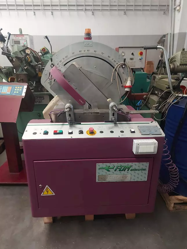 Troncatrice a disco di marca FOM Modello: Spring 45a, in ottime condizioni