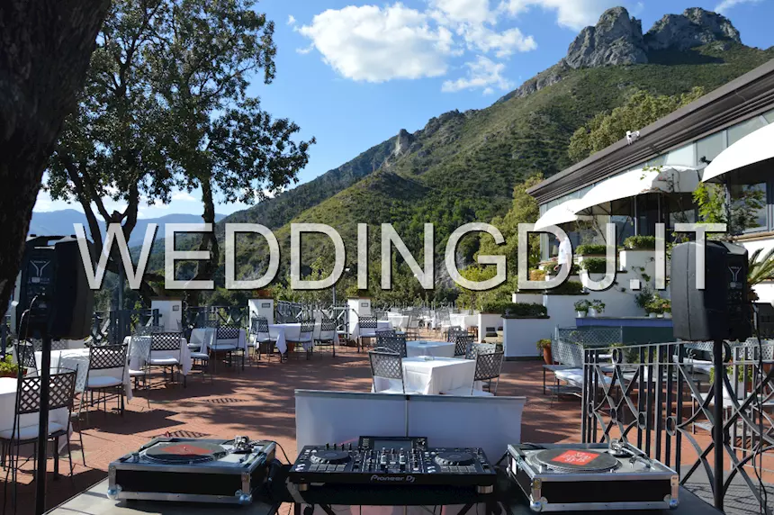 Eventi e matrimoni DJ Set Personalizzati Eventi Aziendali,
