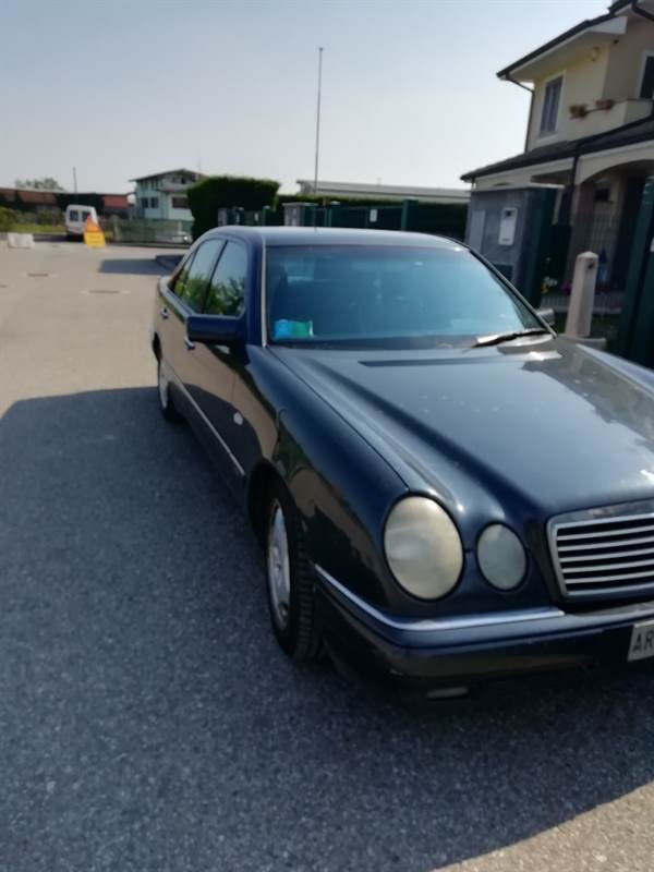 Mercedes Classe E 200 Avantgard alimentazione GPL