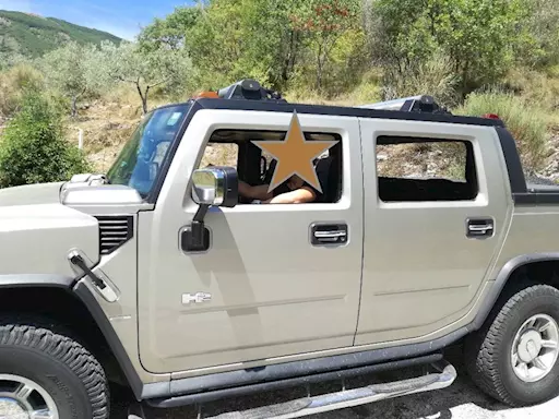Hummer H2 con conducente