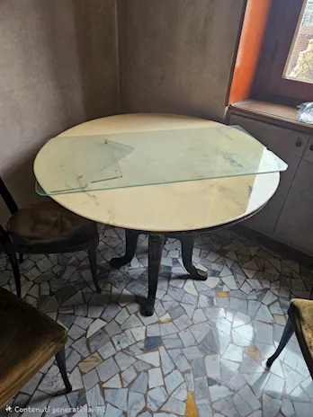Bellissimo tavolo in legno massello