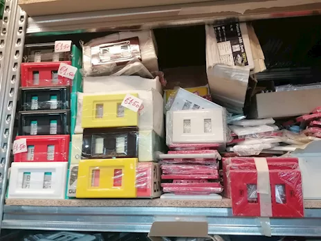 Placche per Prese Elettriche e Interruttori - 24194, tipologia placche singole - Anteprima 3