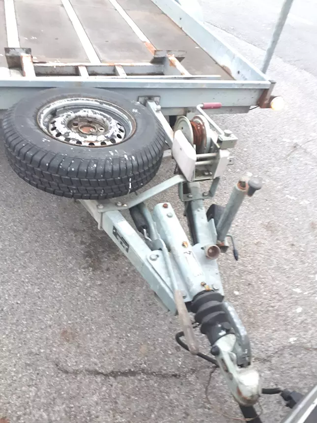 Foto 4Rimorchio a pianale ribassato Thule ELLEBI F 042 TUP