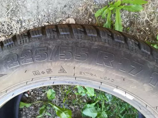 4 Gomme invernali 225 55 17 usate pochissimo