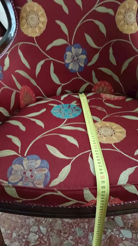Poltrona elegante stoffa damascata, in legno