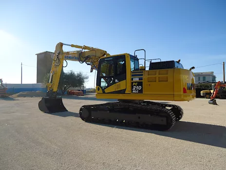 Escavatore cingolato Komatsu PC210NLC-11EO