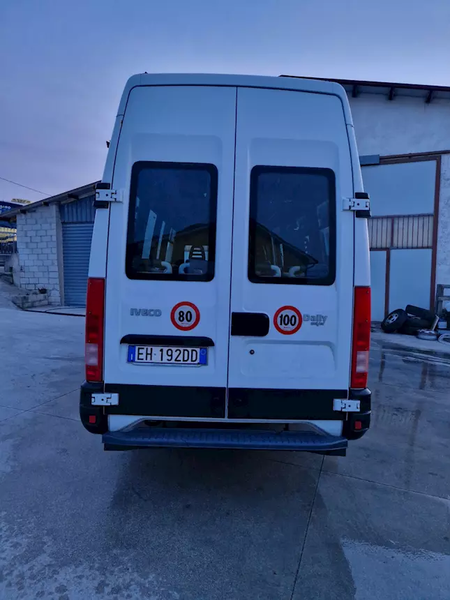 Foto 4Scuolabus 30 posti Marca Iveco Anno 2005 Euro 3