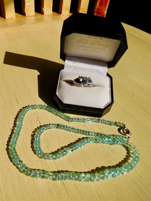 Collana+anello acquamarina chius.oro 18K, 2 Trilliant