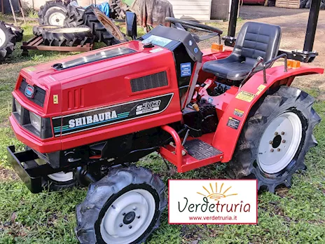 Trattore agricolo Shibaura