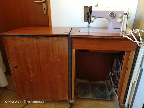 Macchina Necchi da cucire