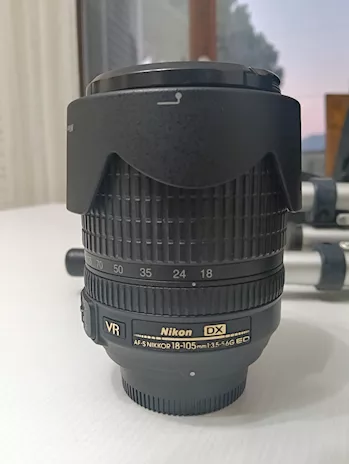Nikon D90 con 4 obiettivi e accessori vari, ottime condizioni - Anteprima 4