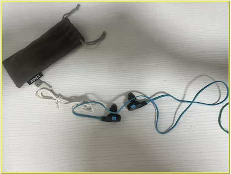 Cuffie Aukey Bluetooth, modello sportivo, colore nero, ottimo stato - Anteprima 4