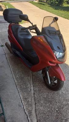 Moto scooter 250 disponibile