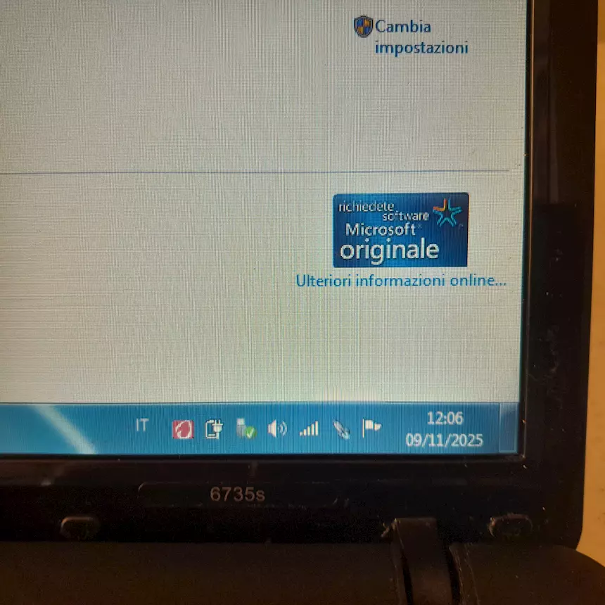 Foto 3 Portatile Laptop Notebook Marca HP Compaq 6735s completo di tutto