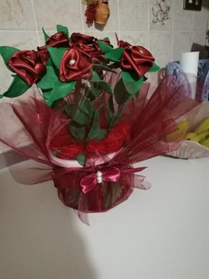Vaso con rose fatto a mano
