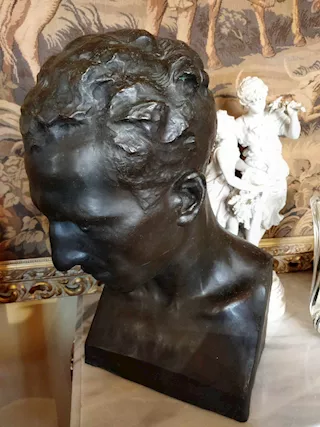 Busto in bronzo di uomo firmato E. Tinto metà del XX secolo, in buone condizioni - Foto 5