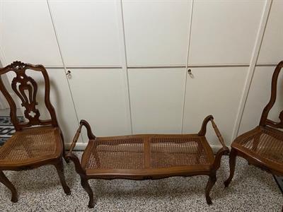 Armadio in massello di faggio laccato