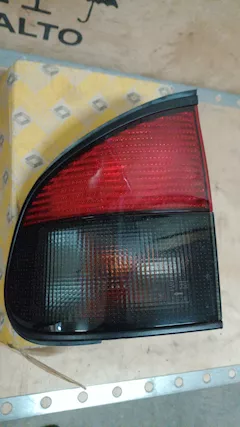 Faro posteriore sinistro RENAULT SAFRANE 7700808305
