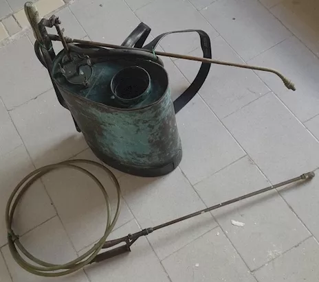 Pompa irroratrice a spalla Salice Salentino