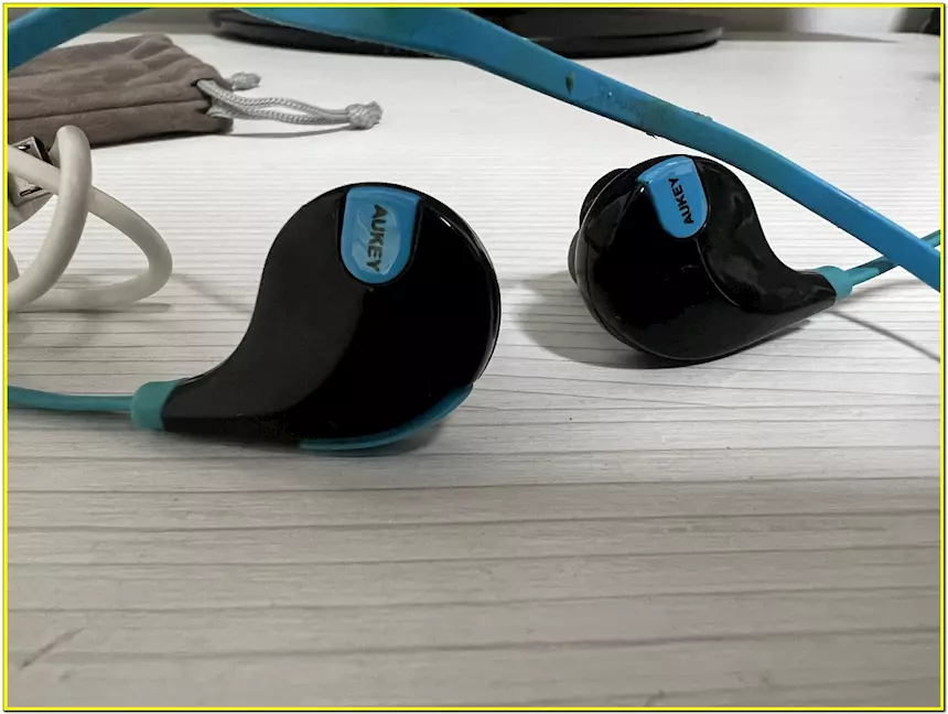 Foto 3Cuffie Aukey Bluetooth, modello sportivo, colore nero, ottimo stato