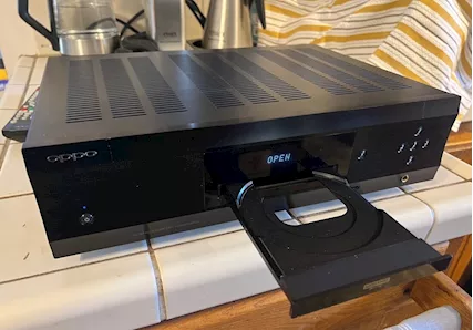 OPPO UDP-205 4K Ultra HD Blu-ray Disc Player - Foto 2