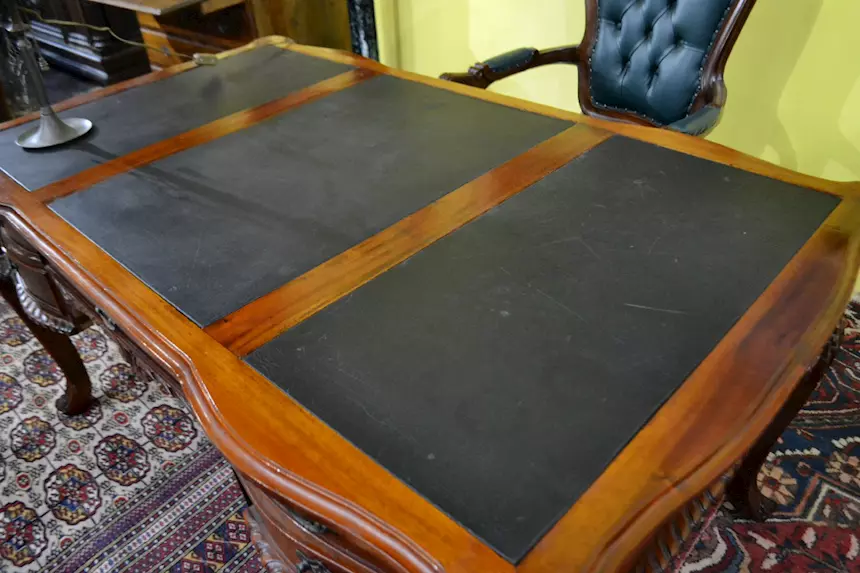 Scrivania diplomatica stile Chippendale cm 160, in legno massello - Foto 6