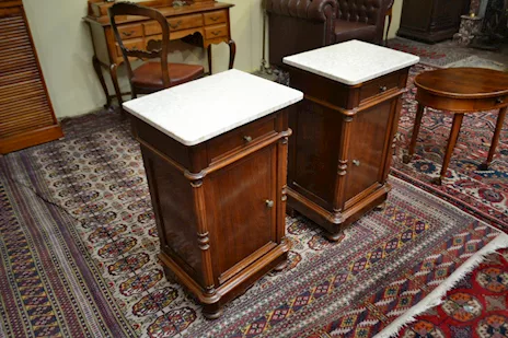 Antica coppia di comodini stile Luigi Filippo, in legno, in buone condizioni - Anteprima 3