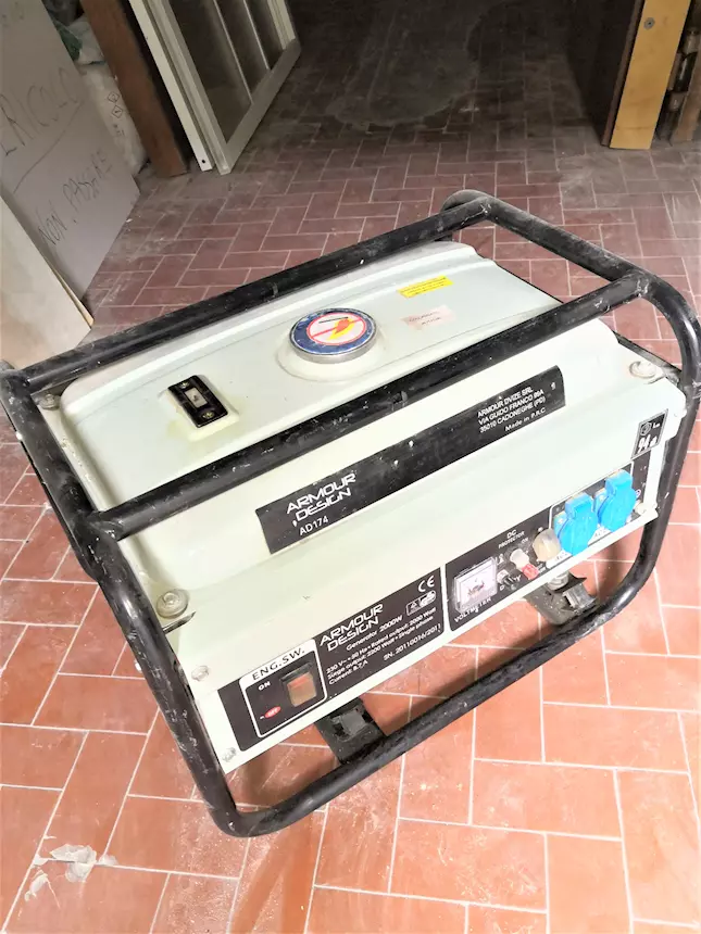 Generatore di corrente continua, peso 34 kg