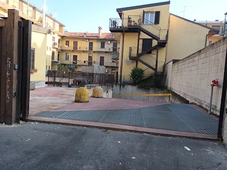 Box singolo Milano Affori via Faccio