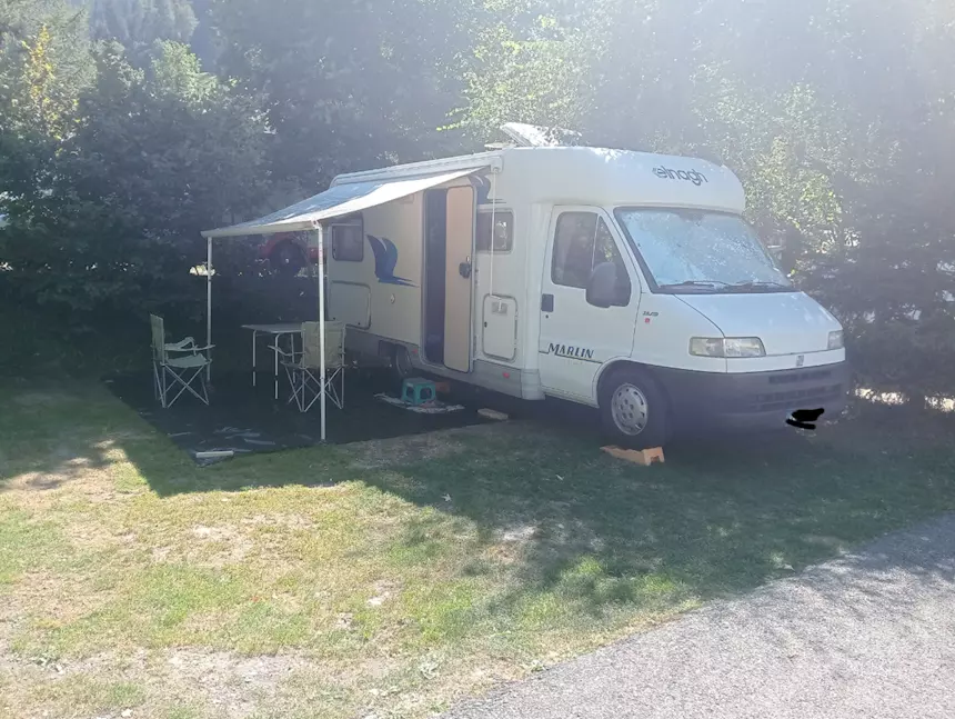 Camper semintegrale Marca Elnagh Anno 2002 Km 83000 - Foto 2