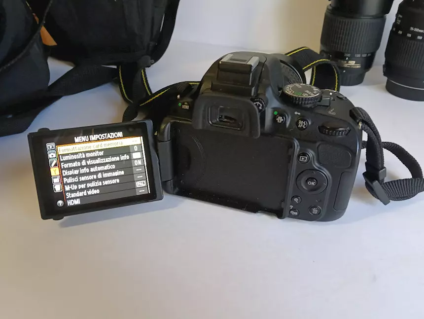 Foto 6Nikon D5100 con tre obiettivi, filtri e borse, come nuova
