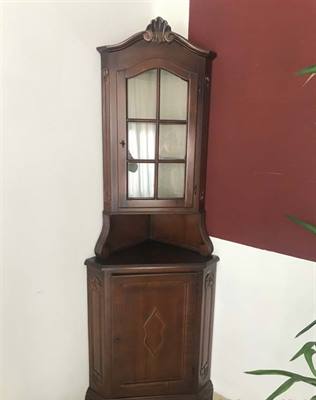 Angoliera in legno