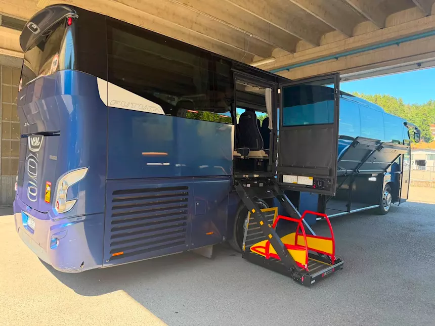 Foto 2Autobus VDL 61 posti con pedana disabili Anno 2015 Euro 6