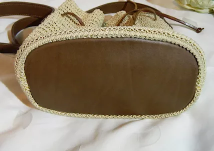 Borsa a tracolla secchiello, colore panna, in ottime condizioni - Foto 2