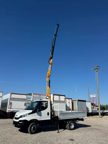 Iveco Daily 35C11 con gru EFFER e cassone fisso Anno 2014, ottime condizioni - Anteprima 2