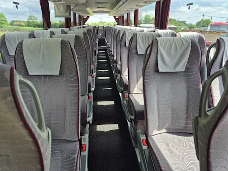 Vendo pullman Marca Mercedes Anno 2014 Km 675000, ottime condizioni - Anteprima 7