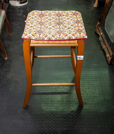 Sgabello Alto con Cuscino - 24520