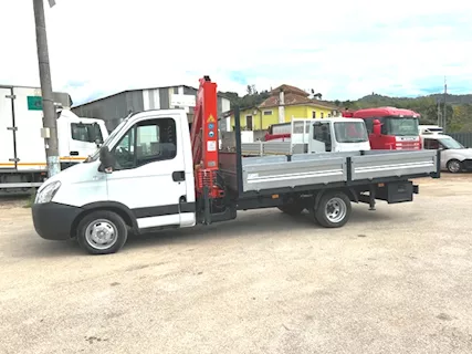 Camion Iveco Daily 35c15 cassone fisso e gru
