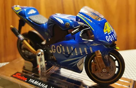 Yamaha YZR-M1 - 46 Valentino Rossi (2004-2006)