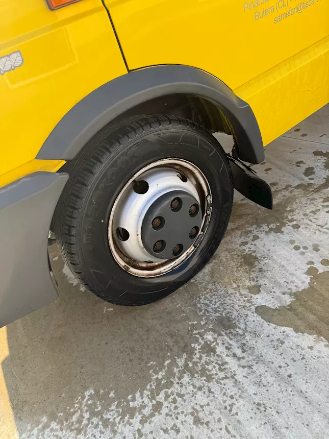 Foto 5Iveco Daily Scuolabus Anno 2002 Km 270000 Euro 2